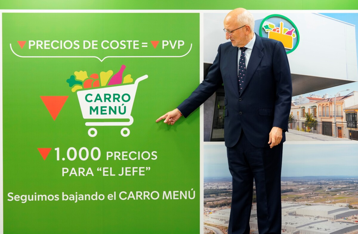 Juan Roig, presidente de Mercadona, tras la celebración de la Rueda de Prensa 2023